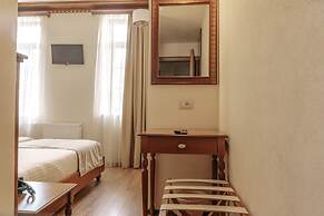 Hotel Argjiro