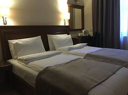 Hotel Argjiro