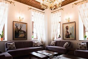 Hotel Argjiro