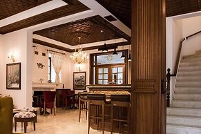 Hotel Argjiro