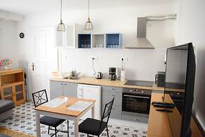 Diamond Astoria 5 sun-lit apartment