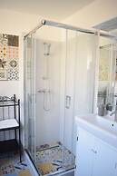 Diamond Astoria 5 sun-lit apartment