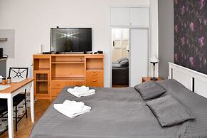 Diamond Astoria 5 sun-lit apartment