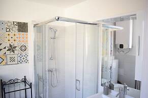 Diamond Astoria 5 sun-lit apartment