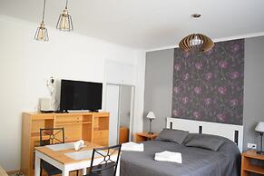 Diamond Astoria 5 sun-lit apartment