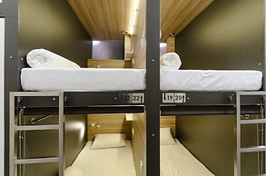 Capsule Hotel Capsula