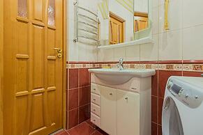 FlatHome24 on Kolomiazhsky