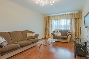 FlatHome24 on Kolomiazhsky