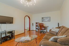 FlatHome24 on Kolomiazhsky