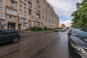 FlatHome24 on Kolomiazhsky