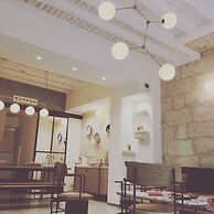 L'Adresse Boutique Hotel