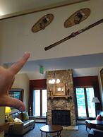 Wildwood Lodge Downtown Condos with Hot Tub