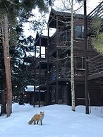 Wildwood Lodge Downtown Condos with Hot Tub