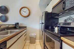 Wildwood Lodge Downtown Condos with Hot Tub