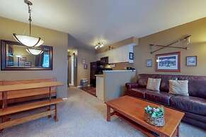 Wildwood Lodge Downtown Condos with Hot Tub