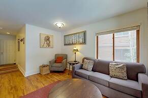 Wildwood Lodge Downtown Condos with Hot Tub