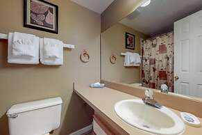 Wildwood Lodge Downtown Condos with Hot Tub