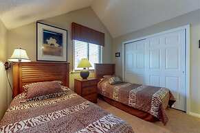 Wildwood Lodge Downtown Condos with Hot Tub