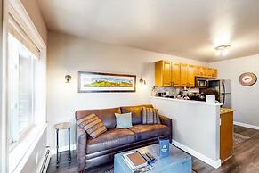 Wildwood Lodge Downtown Condos with Hot Tub