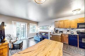 Wildwood Lodge Downtown Condos with Hot Tub