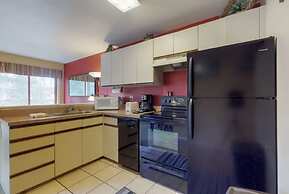 Wildwood Lodge Downtown Condos with Hot Tub