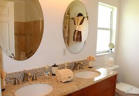 Yvonne by 123cape VR