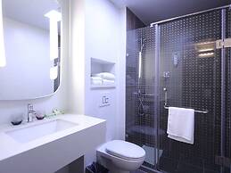 Ibis Shanghai Changshou