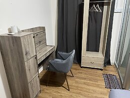 Step In Lodge - Hostel