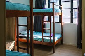 Step In Lodge - Hostel