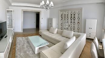 Luxury Condominium. Kiev center.
