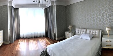 Luxury Condominium. Kiev center.