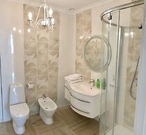 Luxury Condominium. Kiev center.