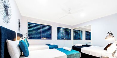 Sardinia 7 Bedroom Waterfront House - Q Stay