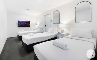 Circle on Cavill - Q Stay