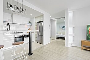 Circle on Cavill - Q Stay