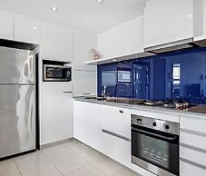 Circle on Cavill - Q Stay