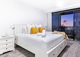 Circle on Cavill - Q Stay