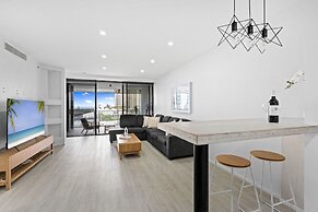 Circle on Cavill - Q Stay