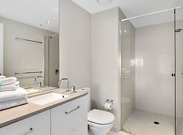 Circle on Cavill - Q Stay