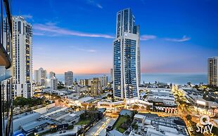 Circle on Cavill - Q Stay