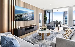 Circle on Cavill - Q Stay