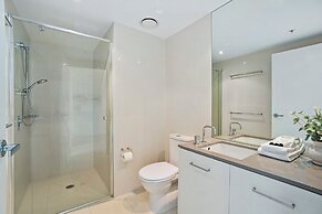 Circle on Cavill - Q Stay