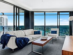 Circle on Cavill - Q Stay