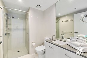 Circle on Cavill - Q Stay