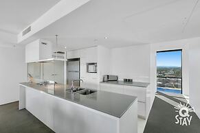 Circle on Cavill - Q Stay