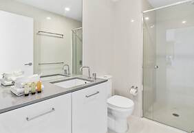 Circle on Cavill - Q Stay