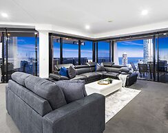 Circle on Cavill - Q Stay