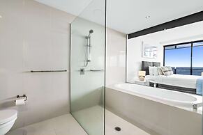 Circle on Cavill - Q Stay