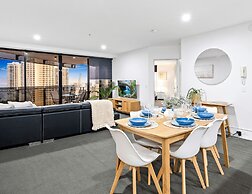 Circle on Cavill - Q Stay