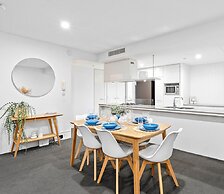 Circle on Cavill - Q Stay